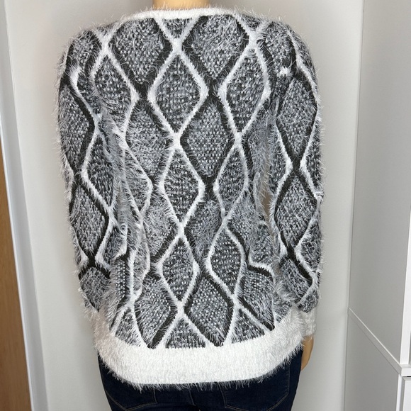 Neiman Marcus Sweater Size Small - Picture 5 of 11